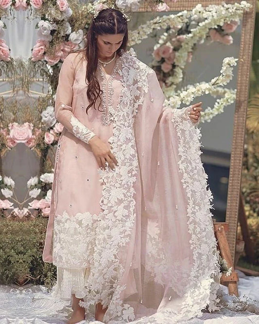 LAWN 3PC EMBROIDERED SHIRT PLAIN TROUSER (D-PATCH ) ORGANZA EMBORIDED DUPATA D-153