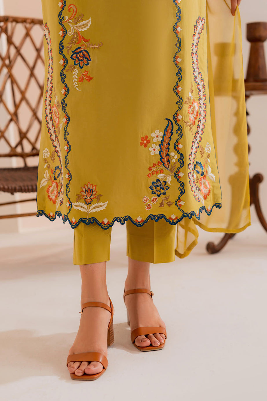 3PC DANAK EMBROIDERED SHIRT EMBROIDERED DANAK SHAWL AND PLAIN TROUSER 746-RR