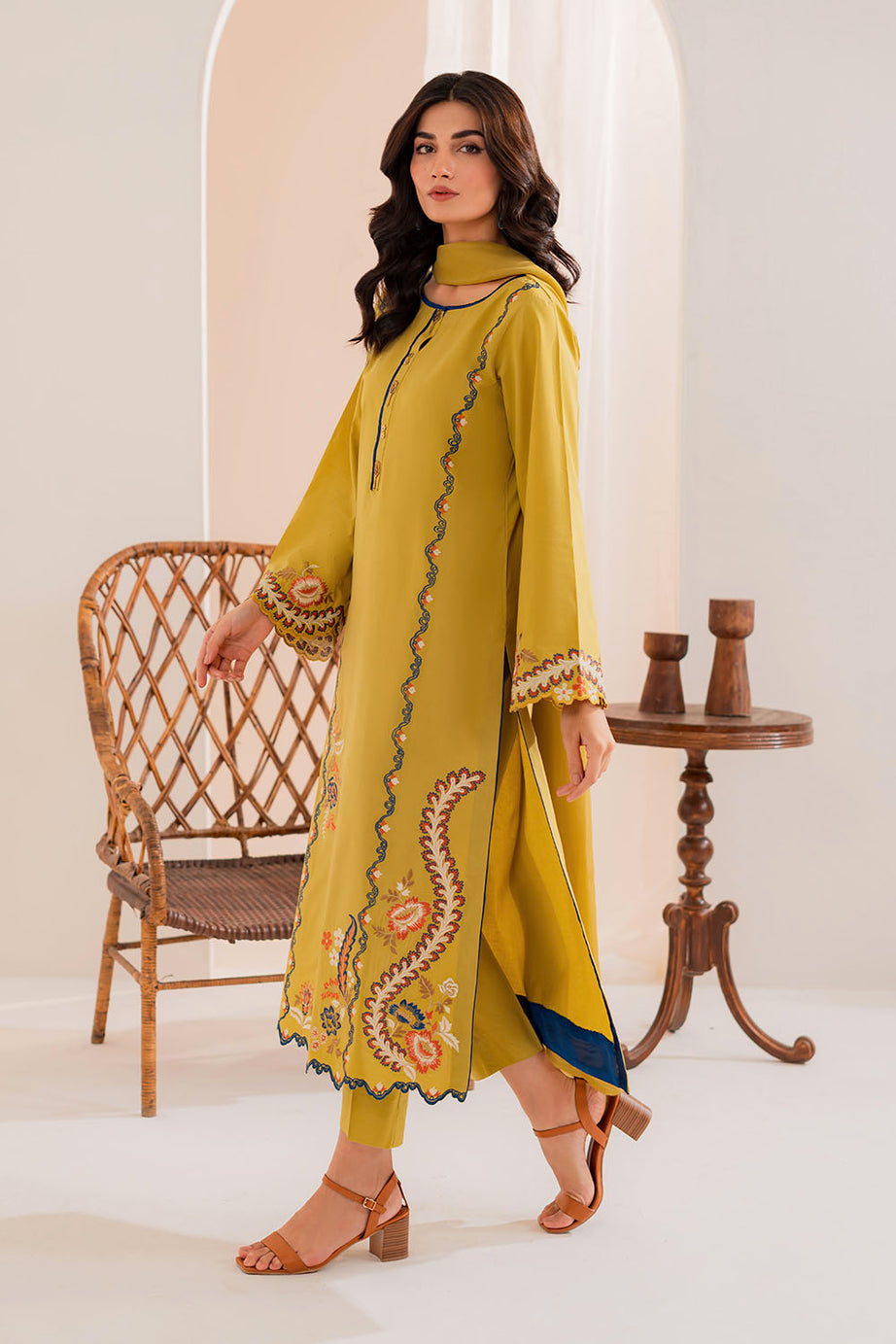 3PC DANAK EMBROIDERED SHIRT EMBROIDERED DANAK SHAWL AND PLAIN TROUSER 746-RR