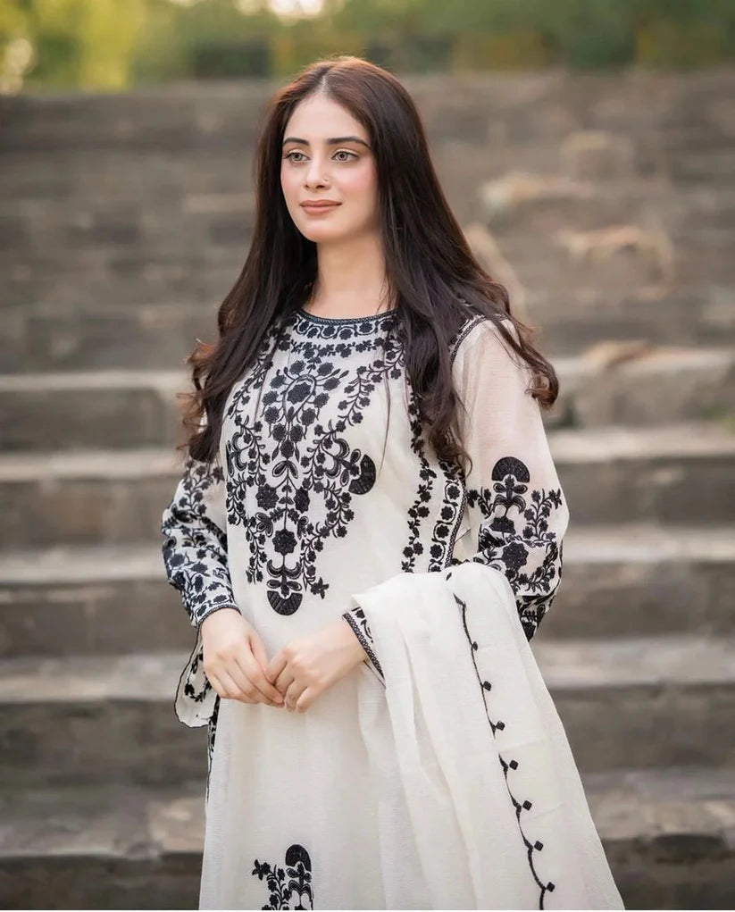 LAWN 3PC EMBROIDERED SHIRT PLAIN TROUSER chiffon EMBORIDED DUPATA D-509