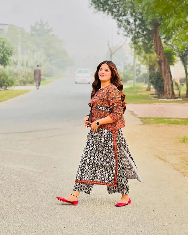 BAROQUE - 3PC KARANDI PRINTED SHIRT WITH PRINTED DUPATTA AND TROUSER - HZG1870